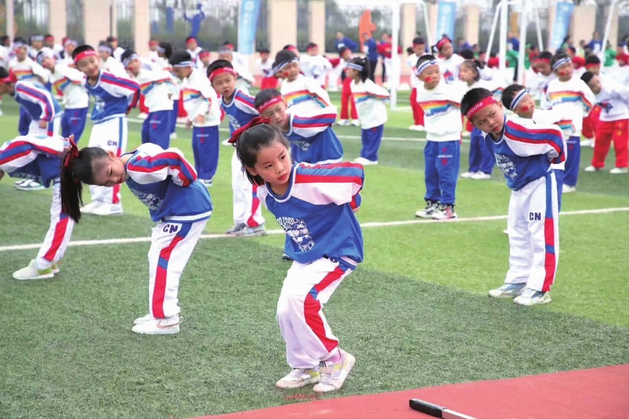 巴萨在塞维利亚对阵贝蒂斯的百年对决：历史的延续与未来的碰撞