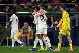 詹姆斯背身单打得分，引领球队节奏